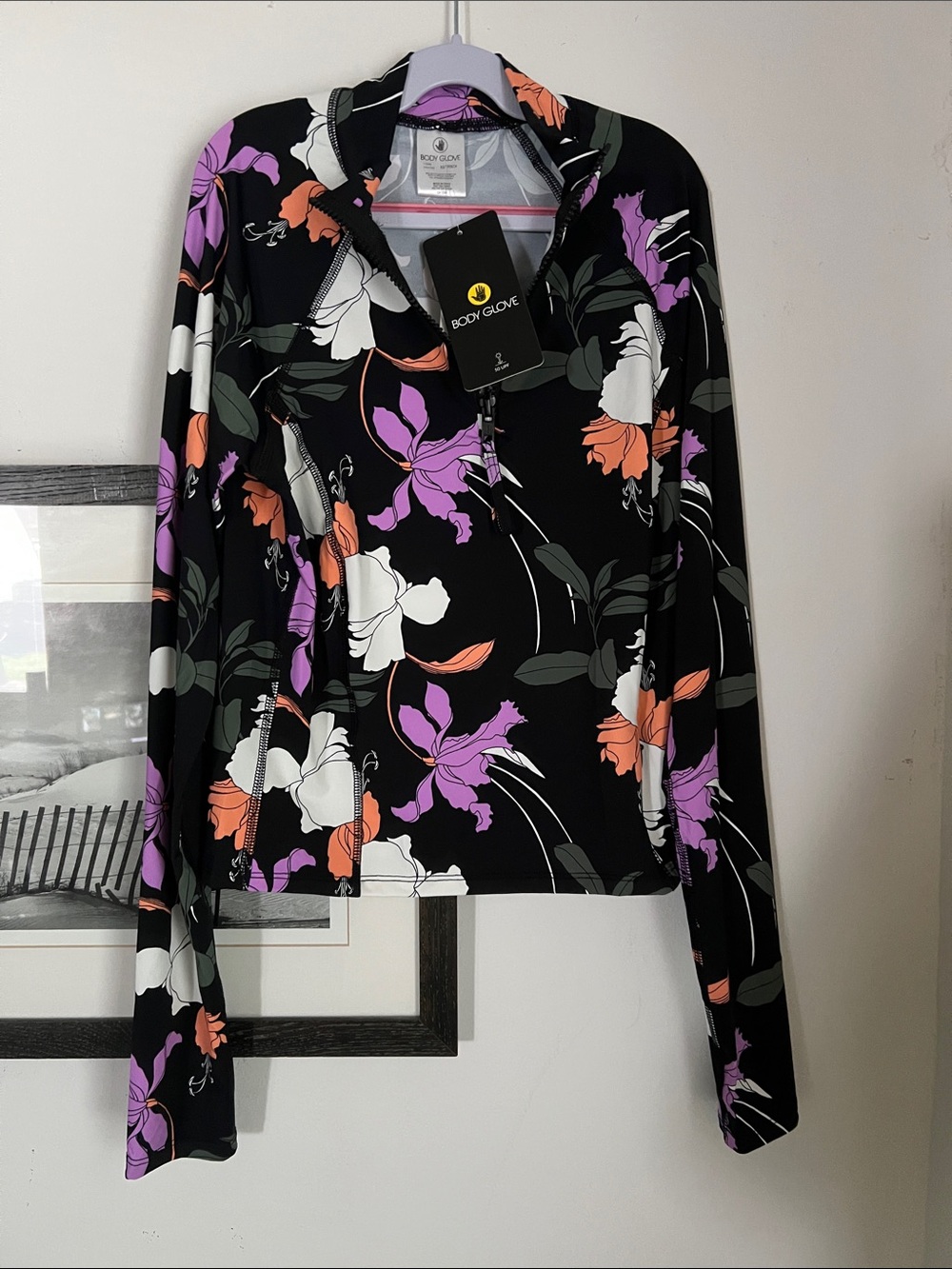 NWT BODY GLOVE RASH GUARD